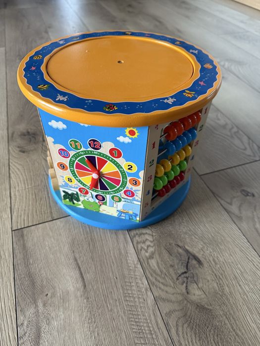 Cub educativ montessori cu activitati din lemn