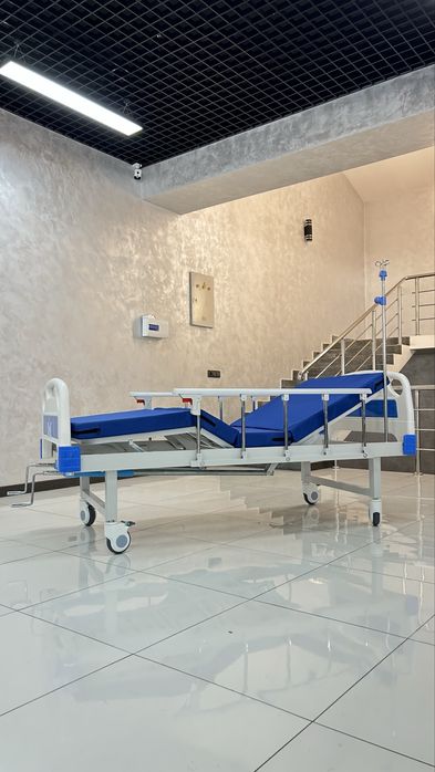 Медицинская кровать (2 функции, механическая)