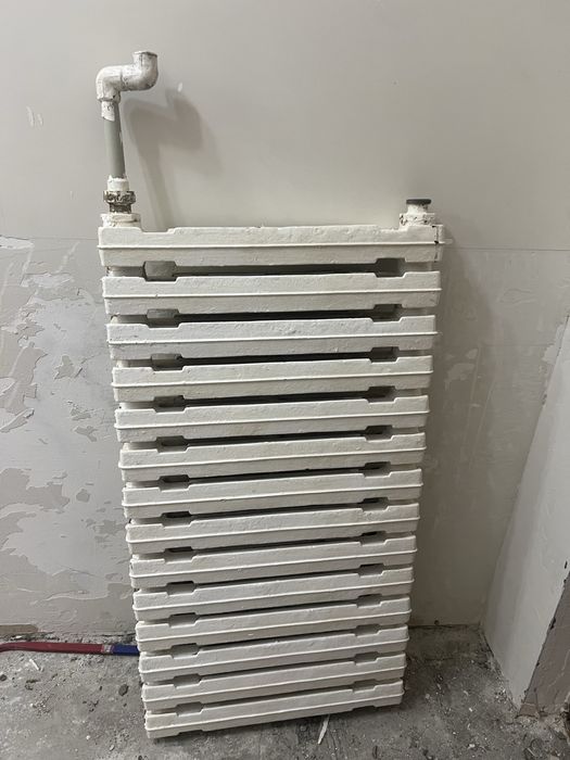 Чугунная батарея б/у, 14 секций