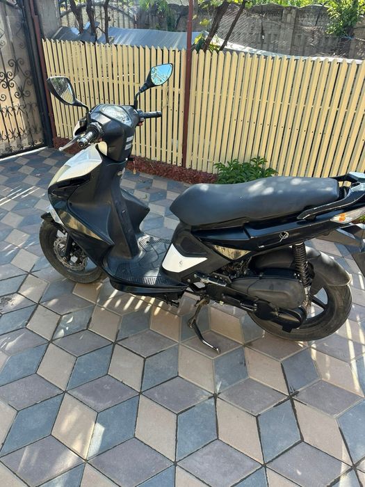 Vand scuter kymco super 8 de 50 cm!