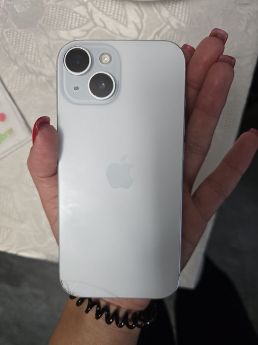 Iphone 15 128gb със следи от употреба