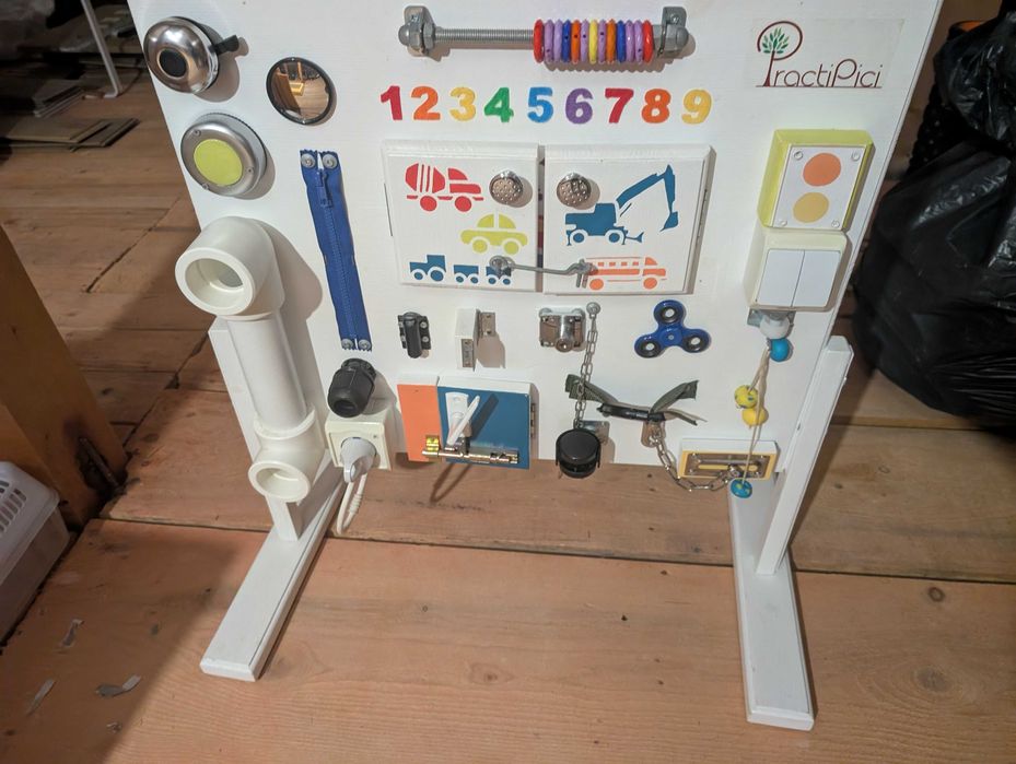 Busy Board / Placă de activități Montessori din lemn