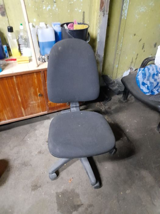 Офис столове здрави