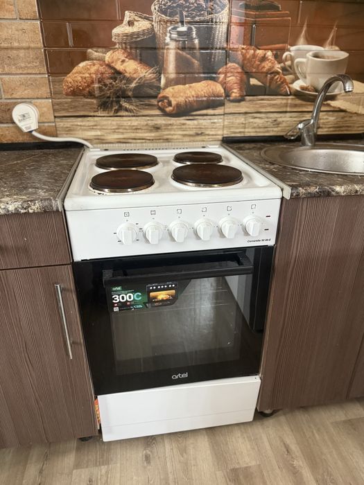 Продам электрическую плиту