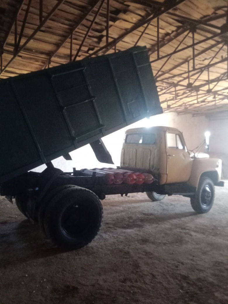 Gaz 53 avtomobil samasval sotigladi