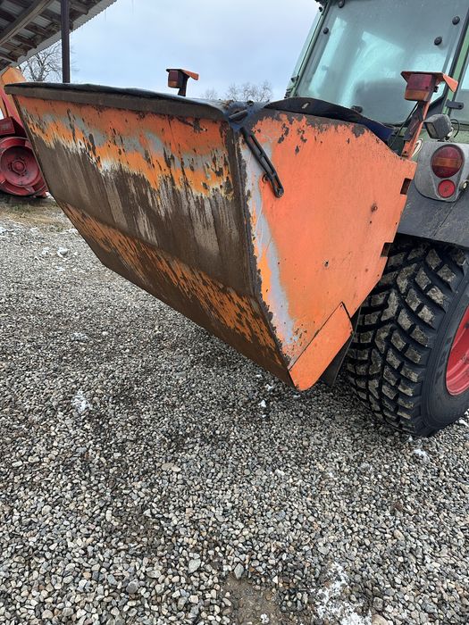 Vând sărăriță + freză de zăpadă pentru tractor