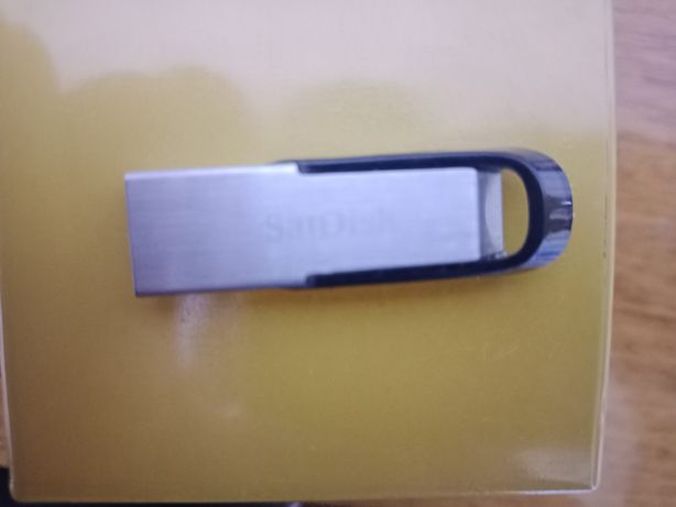 Fleshka SanDisk 32GB Ultra Flair USB 3.0