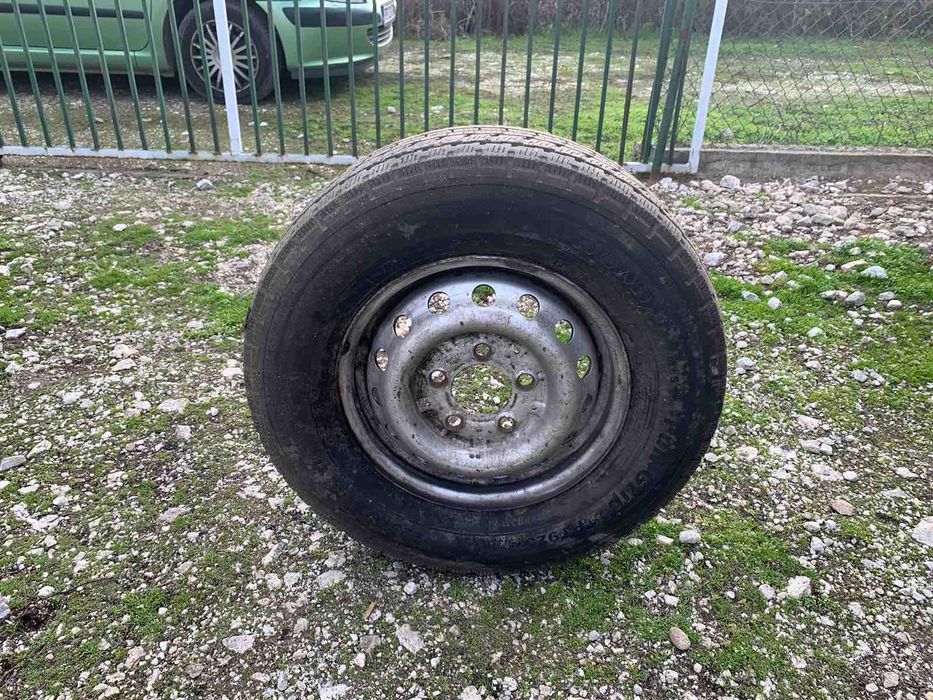 Продавам джанти със гуми за Мерцедес Спринтер зимни 225/70 15ц