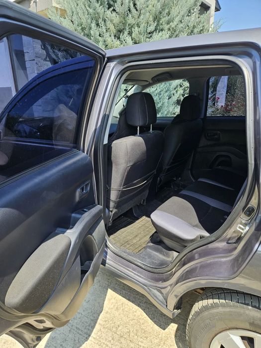 Mitsubishi Outlander Vand Mitsubishi Outlander II, din 2008, stare buna de functionare.