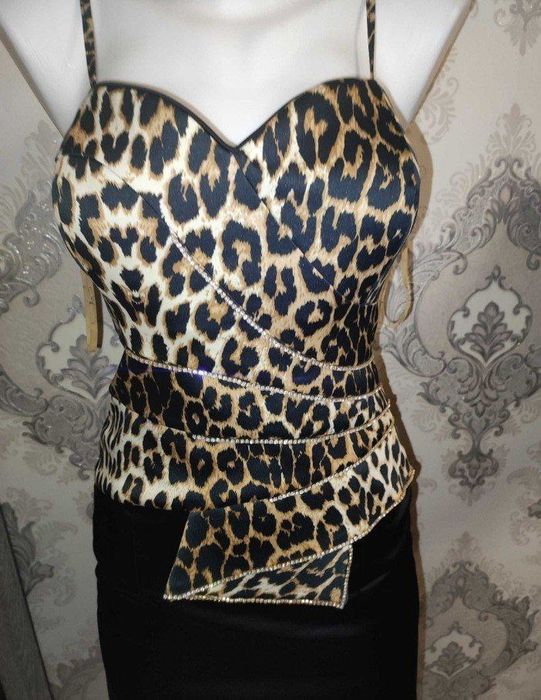 Шикарное корсетное платье