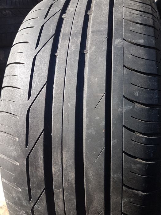 2 бр. летни гуми 225/50/18 Bridgestone DOT 4917 4-4,5 mm