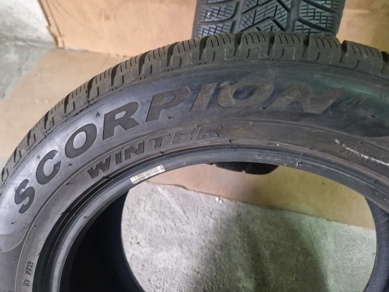 2 Pirelli R18 235/55 Anvelope de iarnă DOT3519