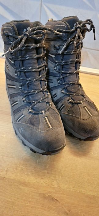 Проданам зимни обувки Jack Wolfskin