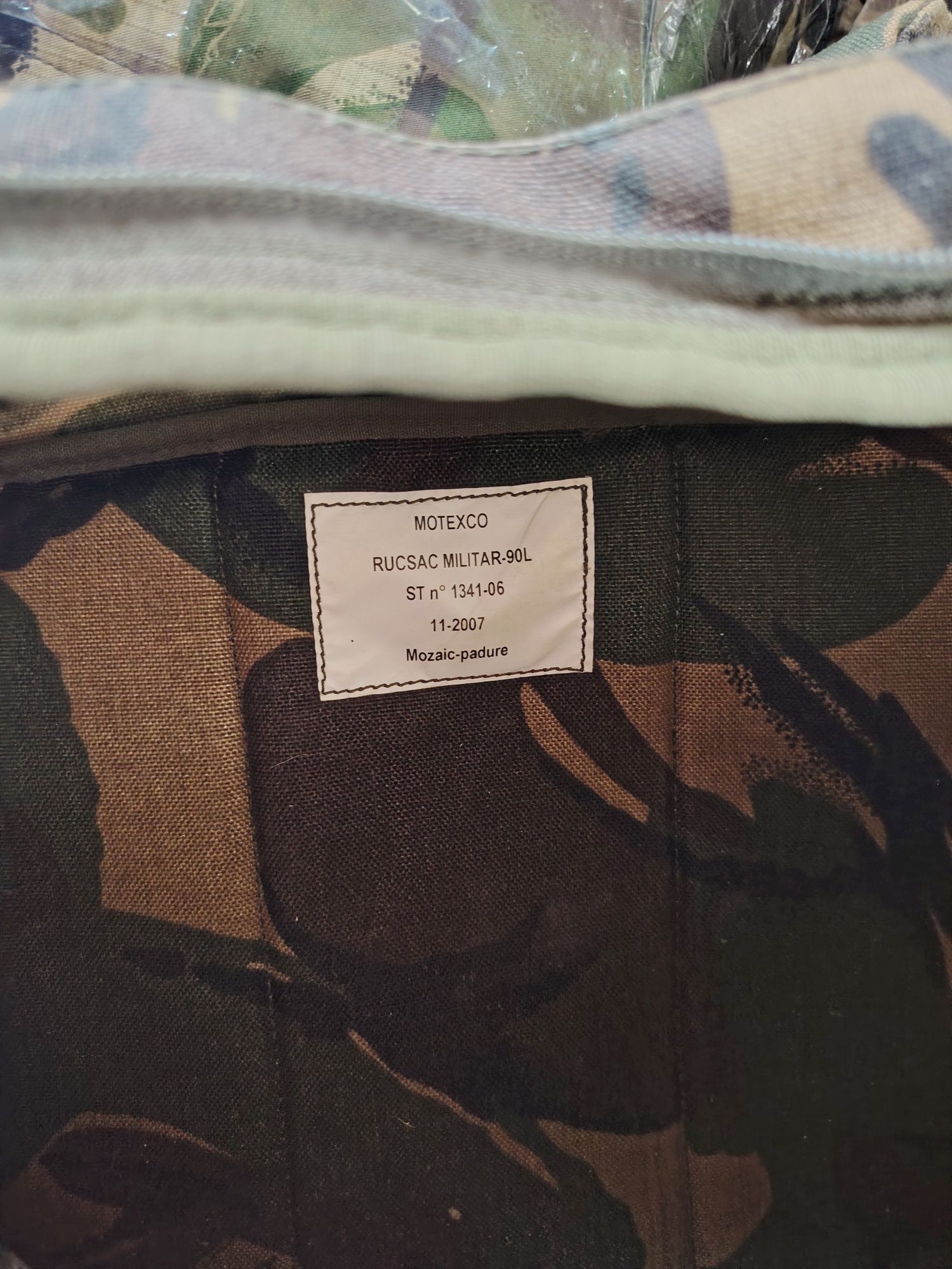 Vând ținută ripstop armata camuflaj