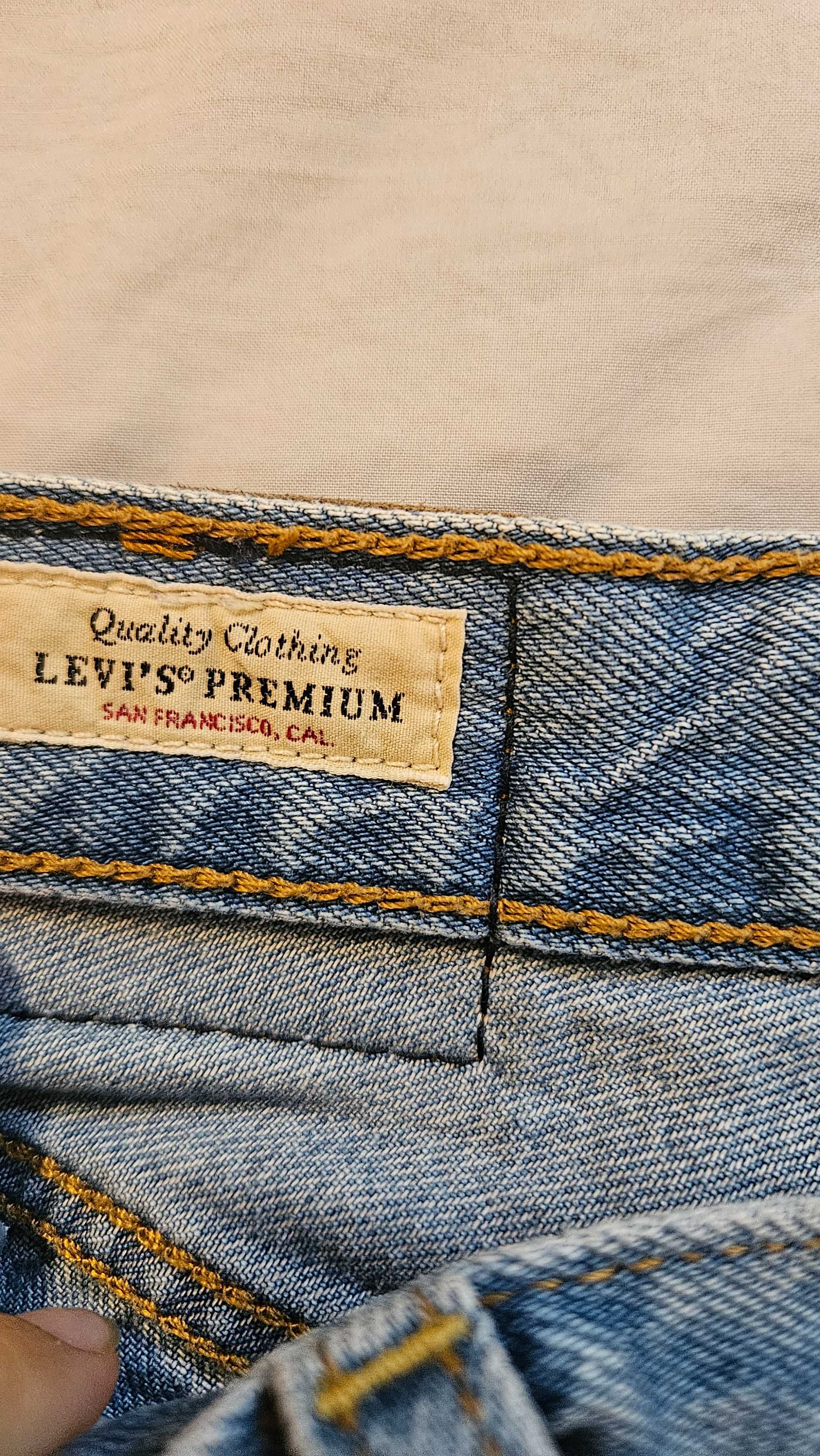 Дънки на Levis дамски