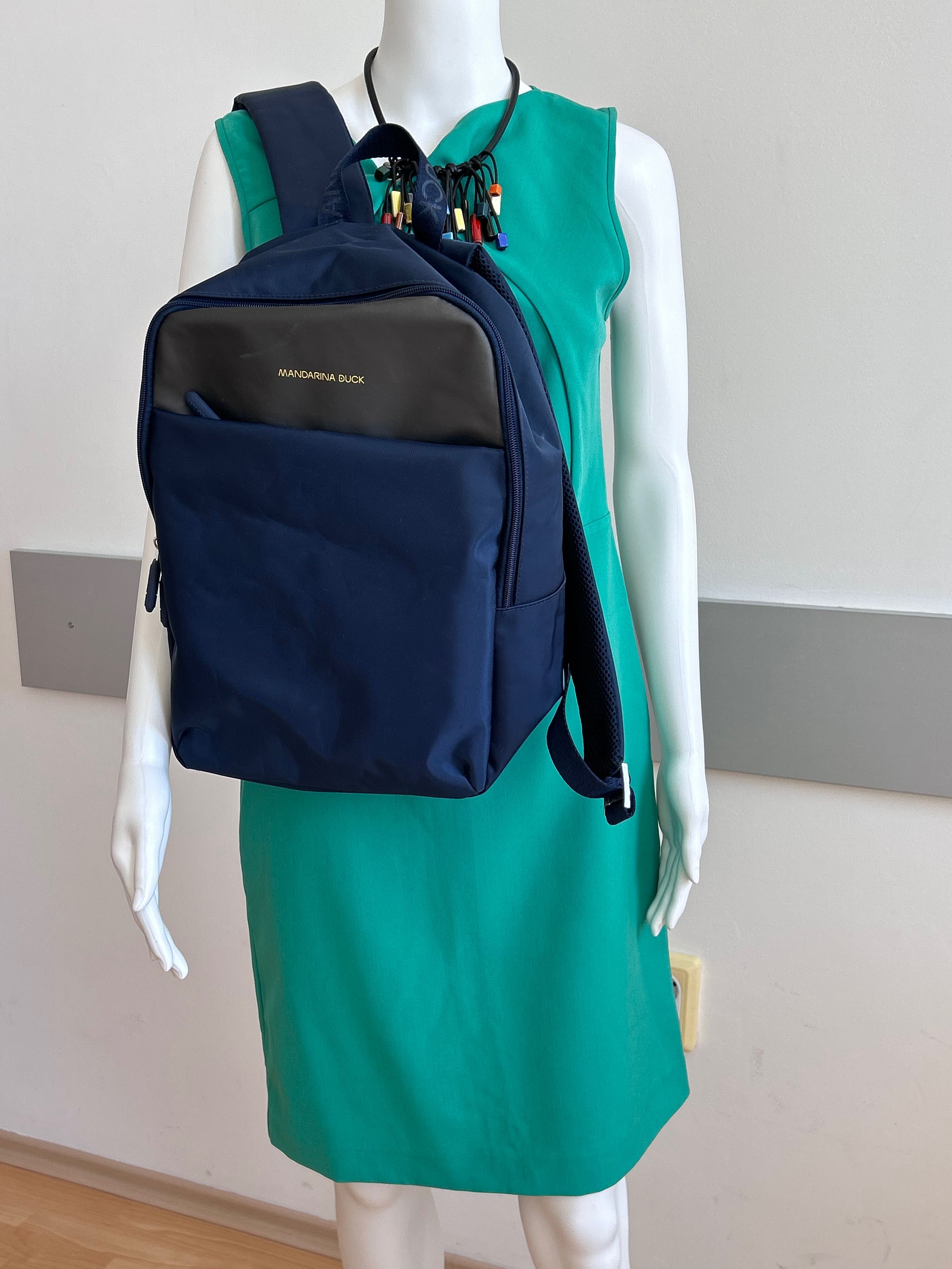 Mandarina Duck текстилна страхотна раница в тъмно синьо