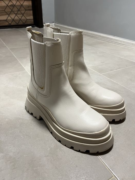 Дамски ботуши  боти Stradivarius