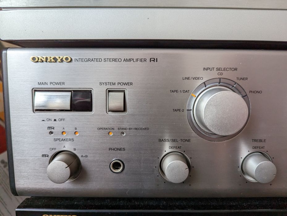 Onkyo R1 A-8940 multi room integrated stereo amp