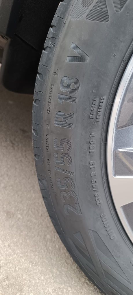 Vând anvelope Continental 235/55/R18 vară