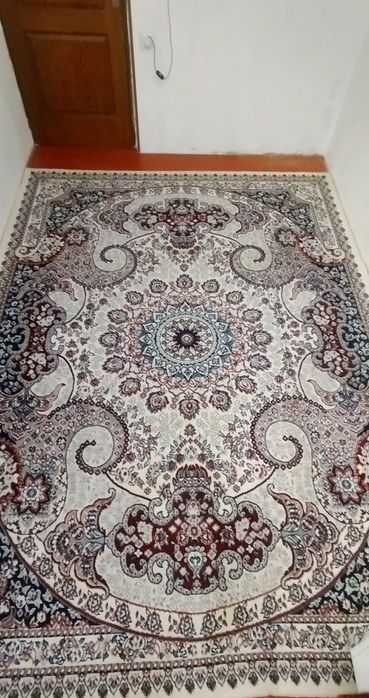 Gilam YEK Original samarqand brendiniki
2.50x3.50 razmeri 1 smli shers