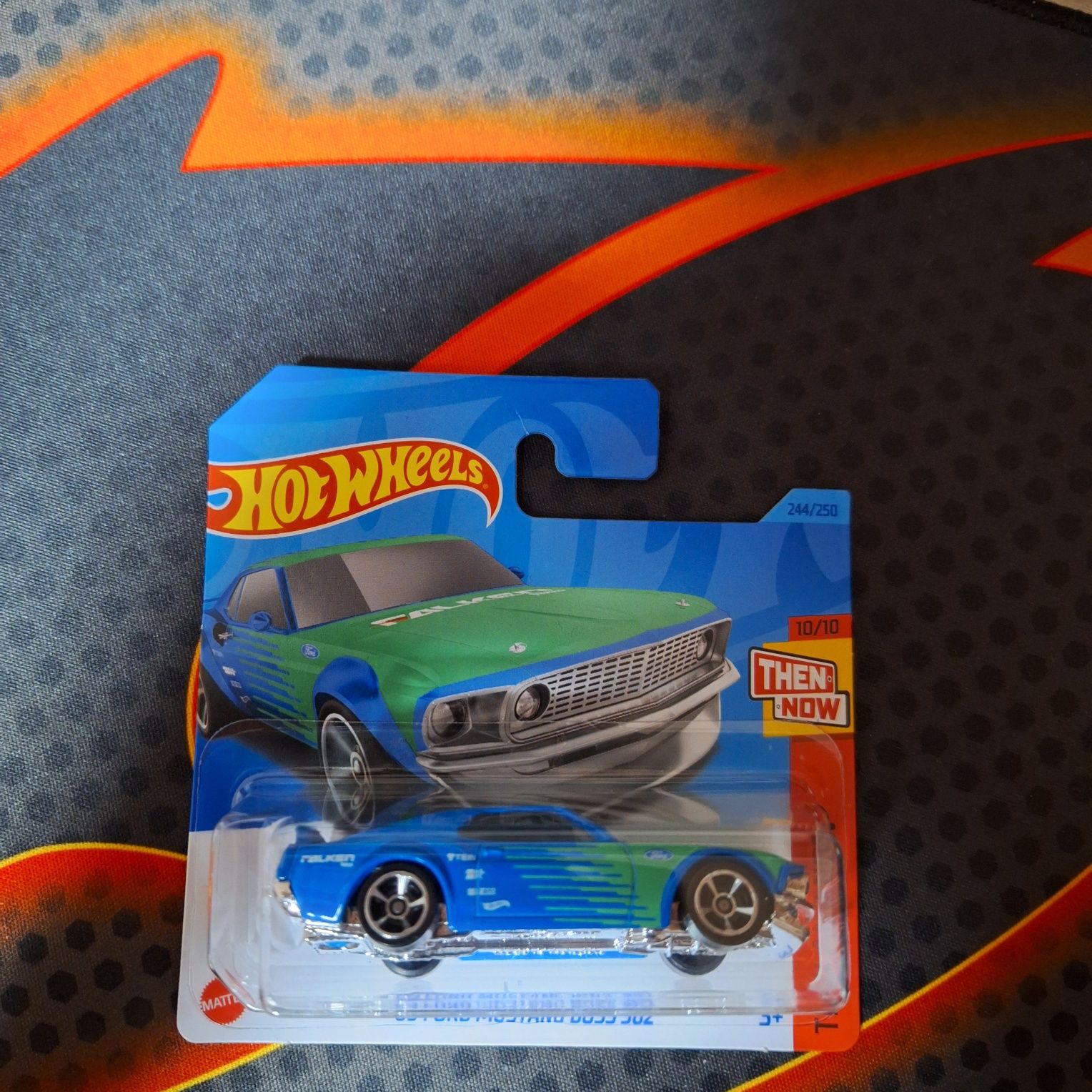 Hot wheels кола mustang boss 302