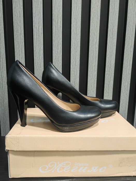 Дамски обувки на ток Мегияс