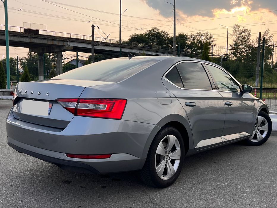 Skoda        superb