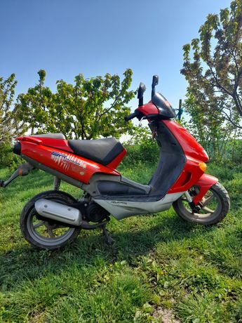 Moto scuter Aprilia SR50
