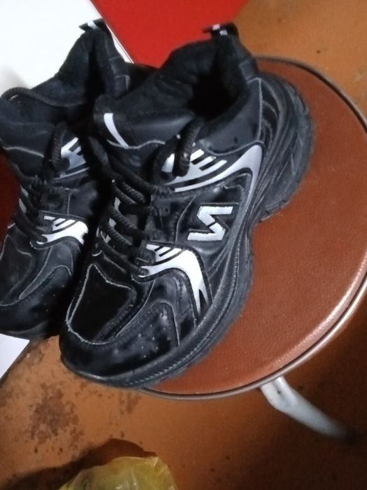 Продам мужскую обувь