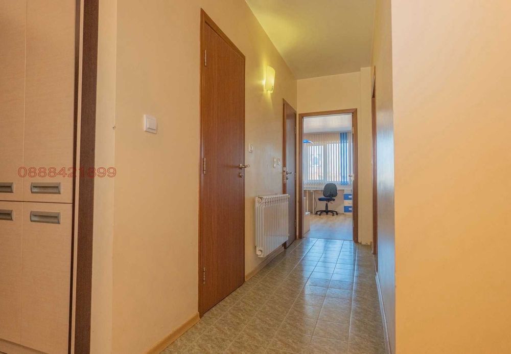 Продава се Тристаен апартамент в Добрич, Център - 136 кв.м за 1081 €/кв.м - Снимка #7