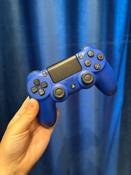 Controllere maneta PS4 DualShock 4 (roșu, albastru)