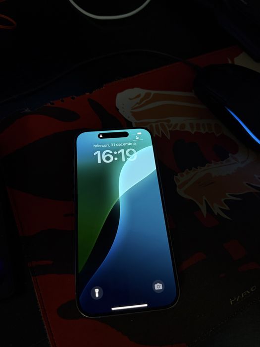 Vand iphone 15 pro 256gb