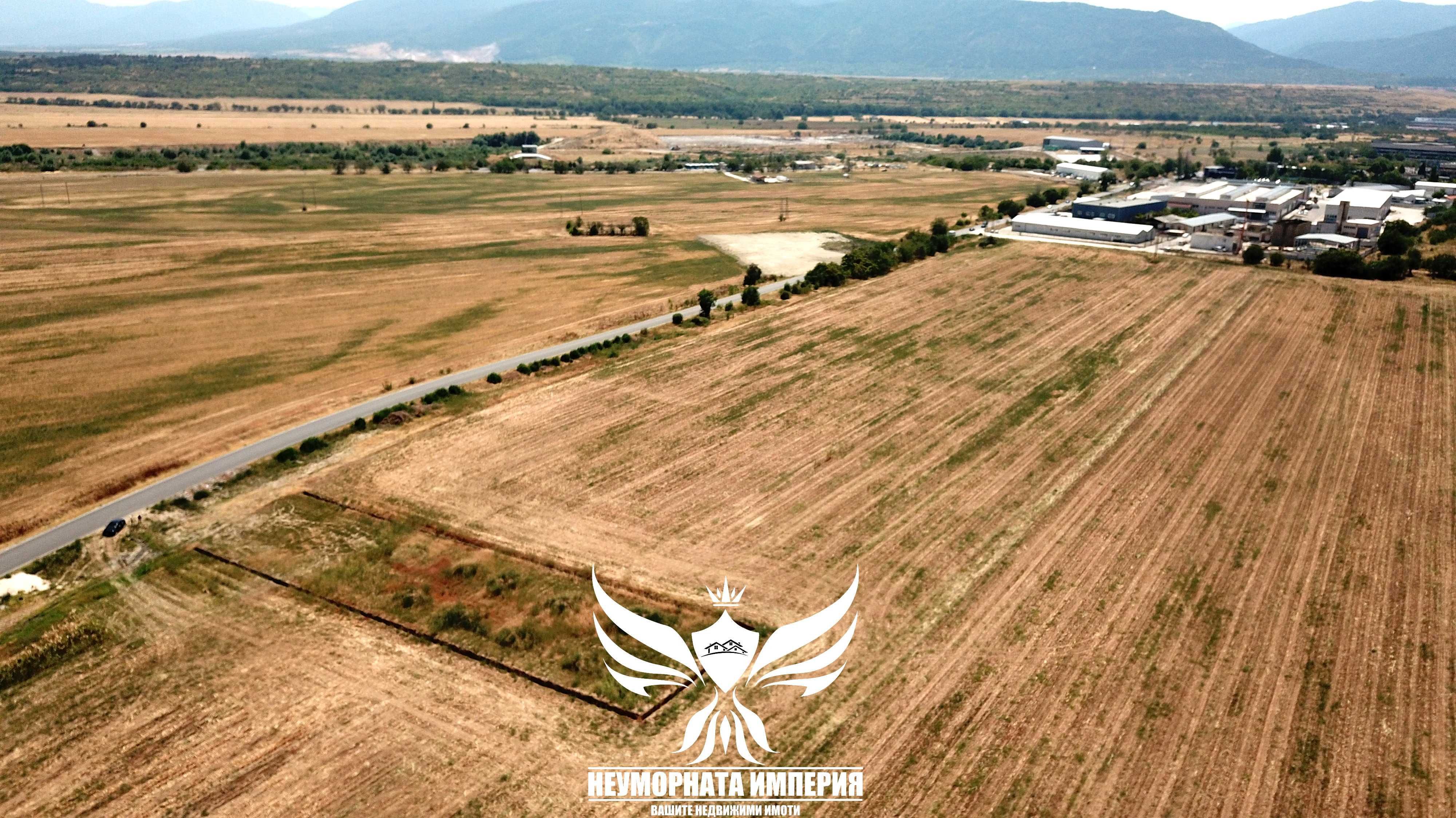 Продавам парцел/имот 2156кв. УПИ в Асеновград, първа линия след Химик