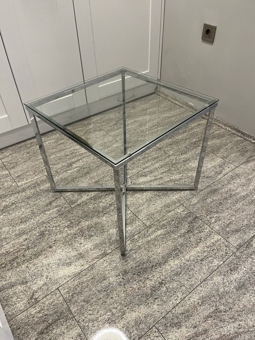 Нова Холна маса метална основа и закалено стъкло