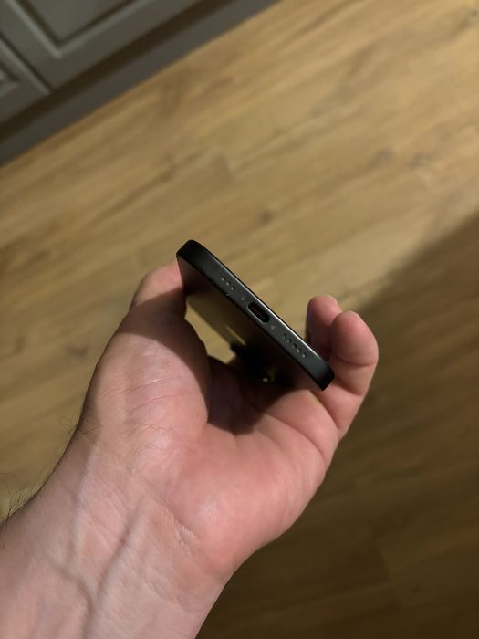 Vand iphone 15 black 128 GB ca nou, in garantie