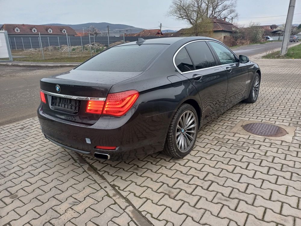 Bmw 750i 4.4i v8 408 cp 2010