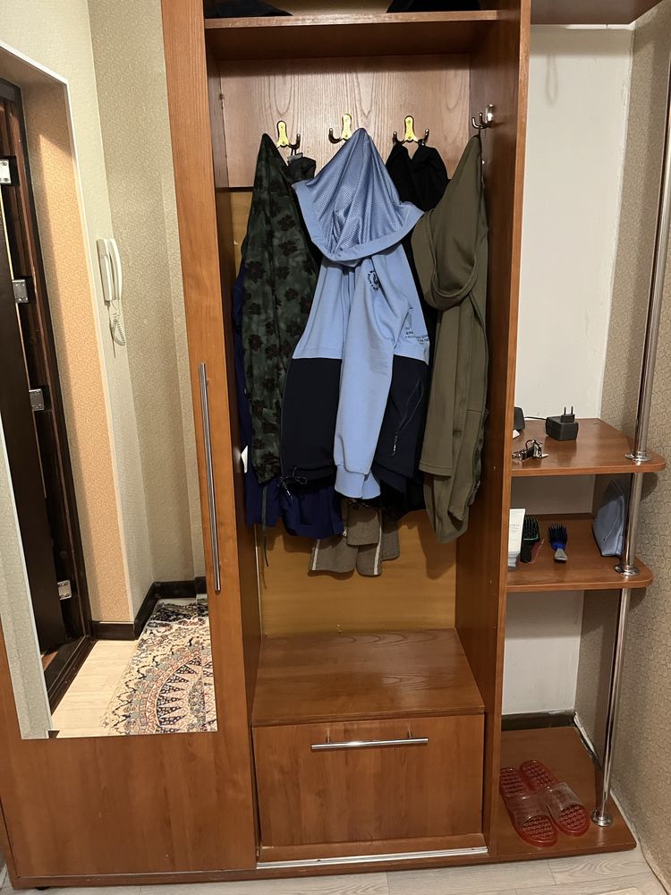 Продом шкаф для прихожей
