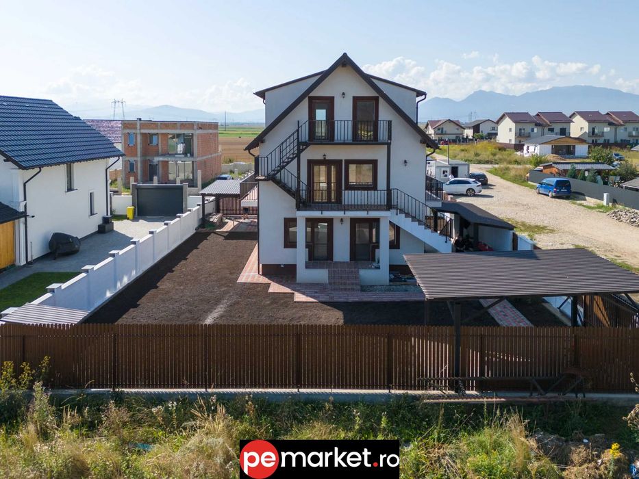 Casă multifamilială cu 2 apartamente + mansardă – Sânpetru, Brașov