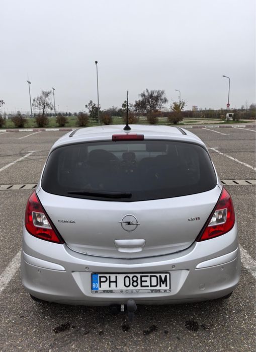 Opel corsa D 1.3 ,95 cai 2012 consum mic ,cruise,incalzire scaune