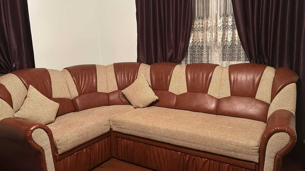 Colțar extensibil pentru living