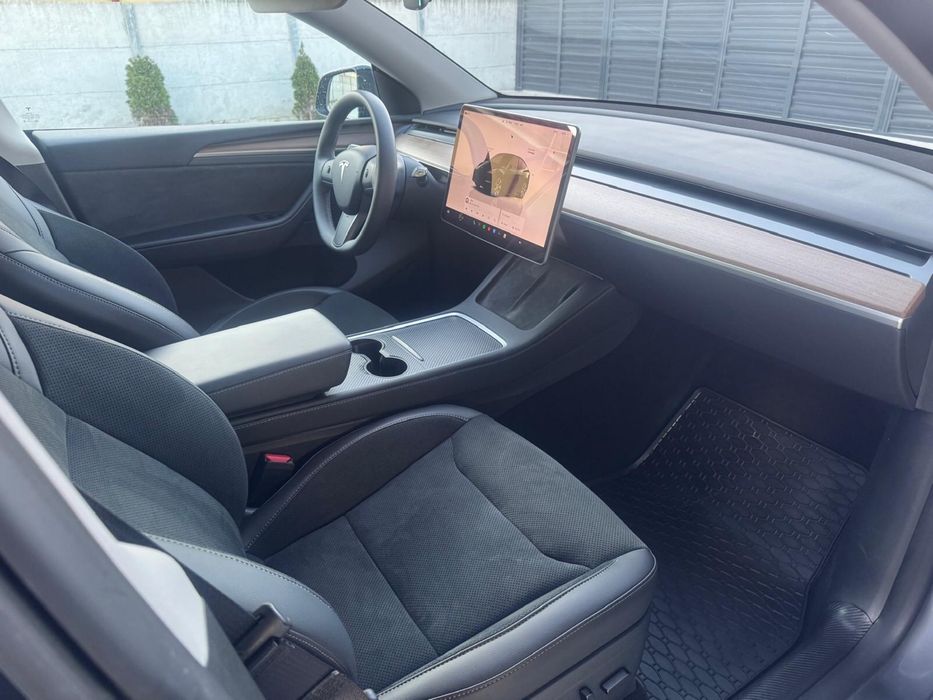 Vand Tesla model Y Long Range