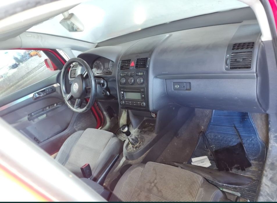 Dezmembrez Vw Touran 1.9 Diesel