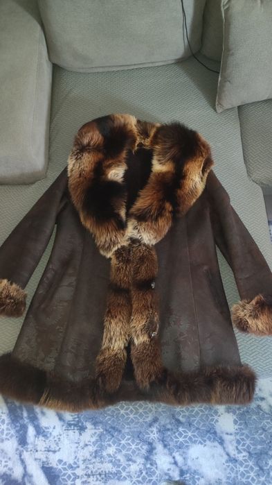 Продается натуральная дублёнка в отличном состоянии. Очень красивая