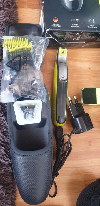 Pachet 44x aparat ras barbierit tuns Philips One Blade Prestige Braun