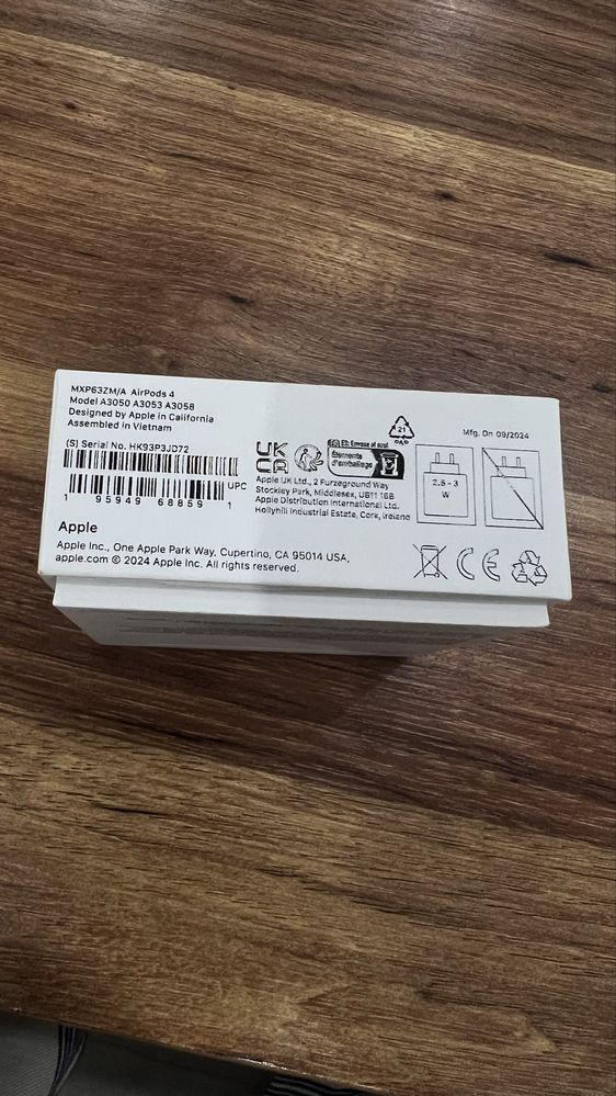 Слушалке Apple AirPods 4 (USB -C)