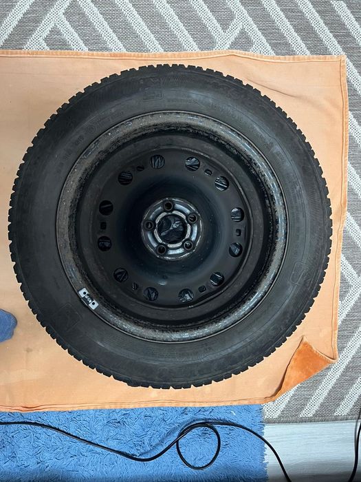 4 roți complete 185/60 R15 cu jante tablă