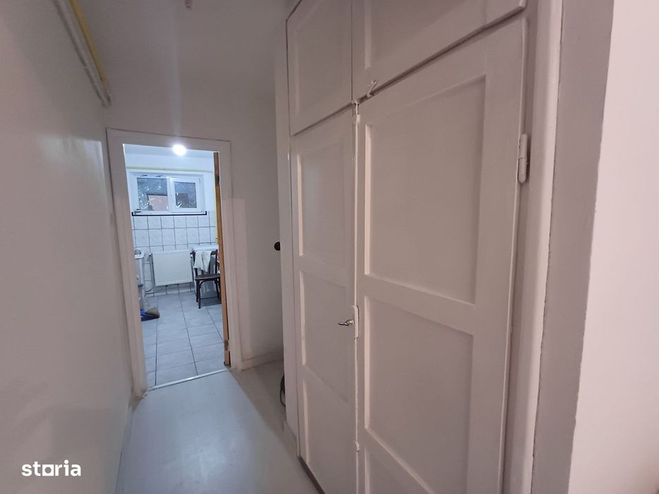 Apartament 3 camere 72 mp  decomandat, ultracentral  cu boxa si garaj