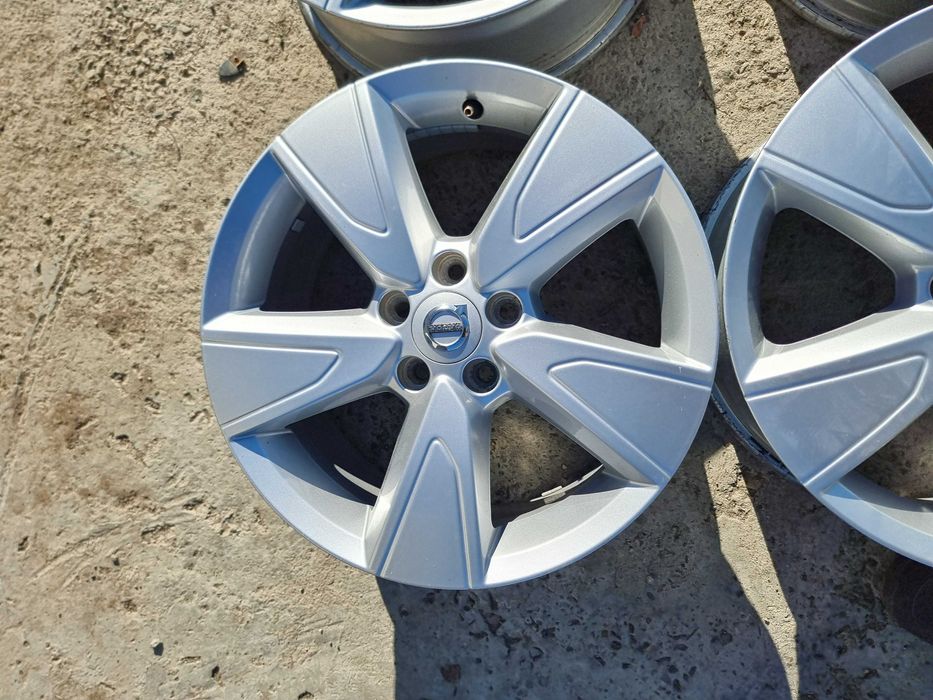 Jante Volvo Xc40 Xc60 Xc70 III V60 S80 II R17 Model 5-Spoke Silver