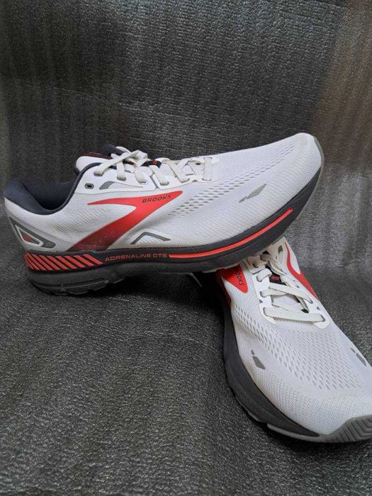 Adidasi brooks Adrenalin 23 gts 48,5
