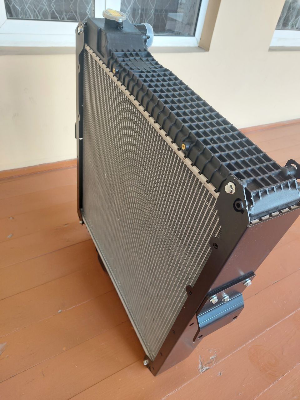 Magnum 8940 radiator sotiladi